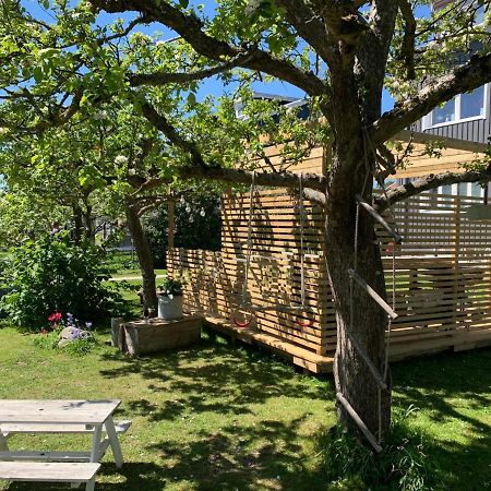 Toppmodernt Litet Hus Naera Kalmar Slott Och Havet Kültér fotó