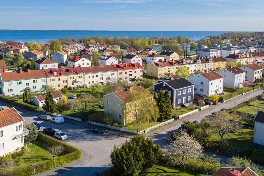 Toppmodernt Litet Hus Naera Kalmar Slott Och Havet Kültér fotó